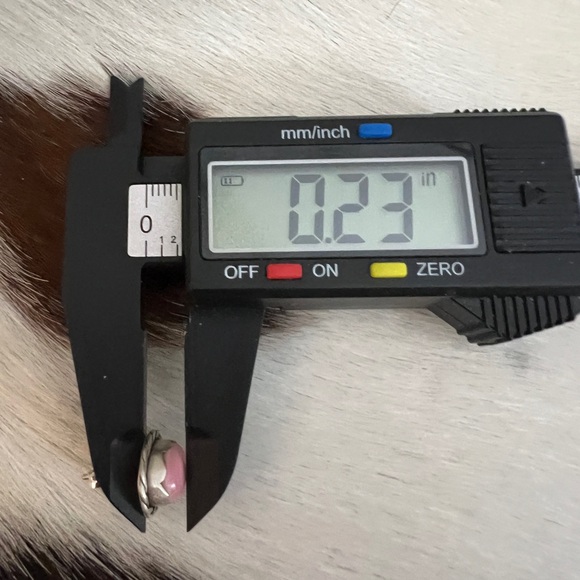 ❤️ Queen Pink Conch Navajo Style Oval Stud Earrings Matte Brushed Sterling 4gms - Picture 11 of 11